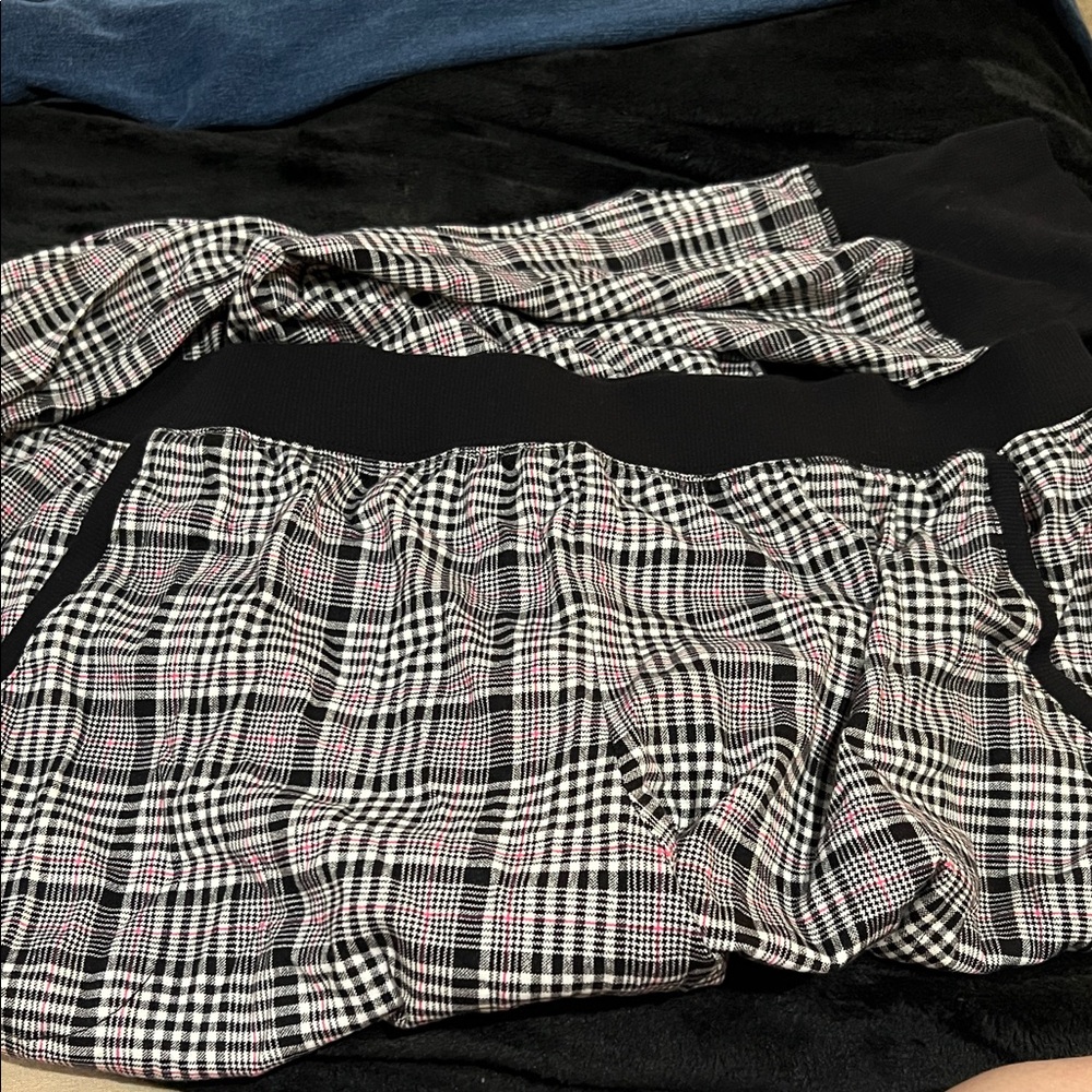NWT Cacique Black, pink and White Checkered pj joggers.